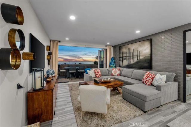 700 S The Strand 106, Oceanside, CA 92054