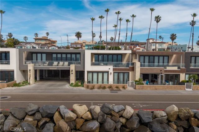 700 S The Strand 106, Oceanside, CA 92054