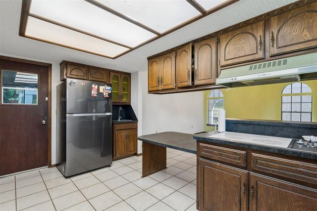 2009 Forest Road, Edmond, OK 73025