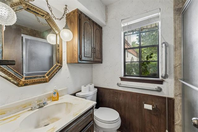 2009 Forest Road, Edmond, OK 73025