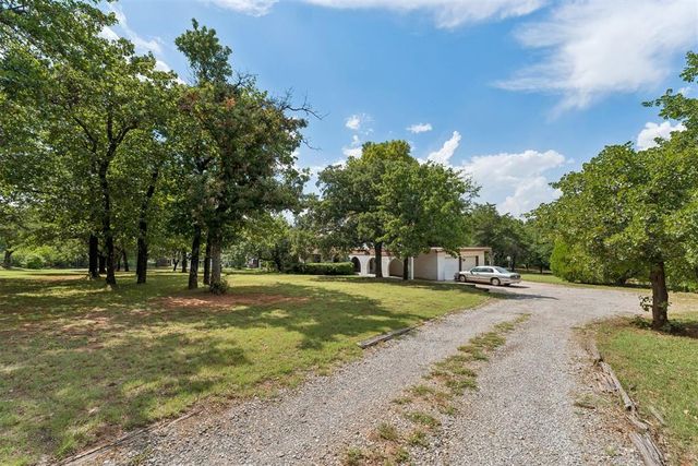 2009 Forest Road, Edmond, OK 73025