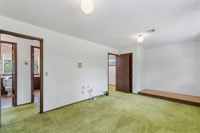 2009 Forest Road, Edmond, OK 73025