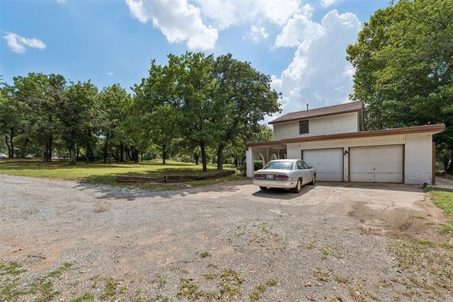 2009 Forest Road, Edmond, OK 73025