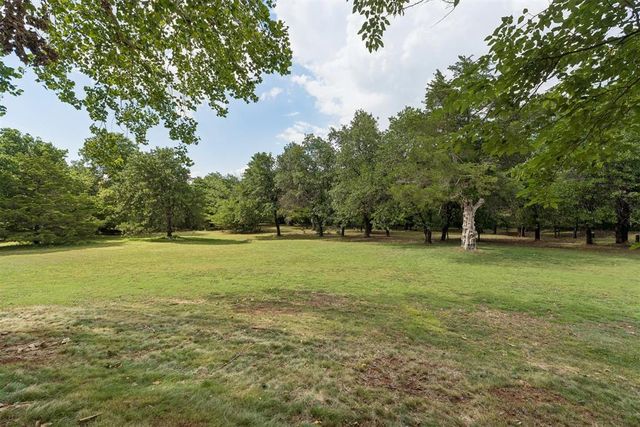 2009 Forest Road, Edmond, OK 73025