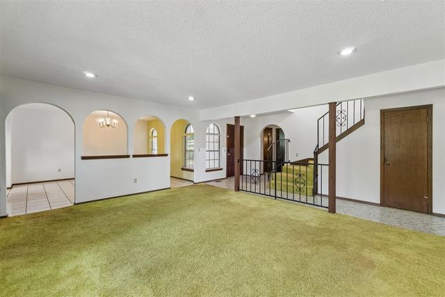 2009 Forest Road, Edmond, OK 73025