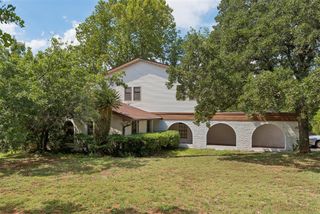 2009 Forest Road, Edmond, OK 73025