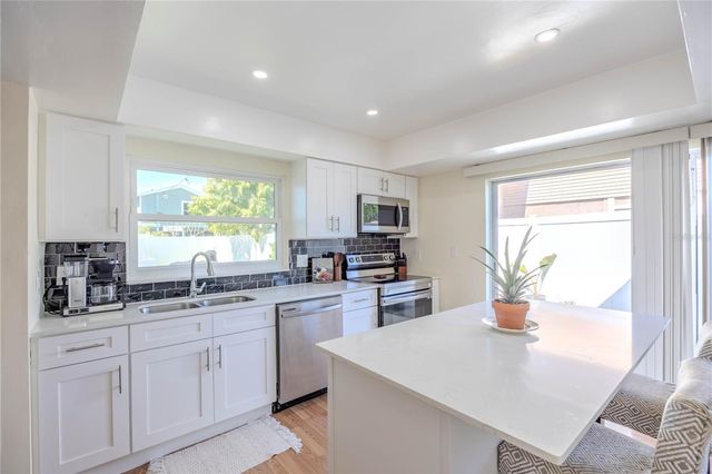 10002 OAKENGATE PLACE, Tampa, FL 33624