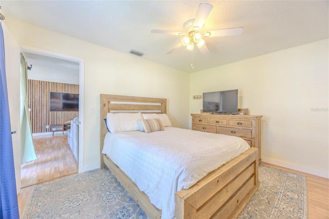 10002 OAKENGATE PLACE, Tampa, FL 33624