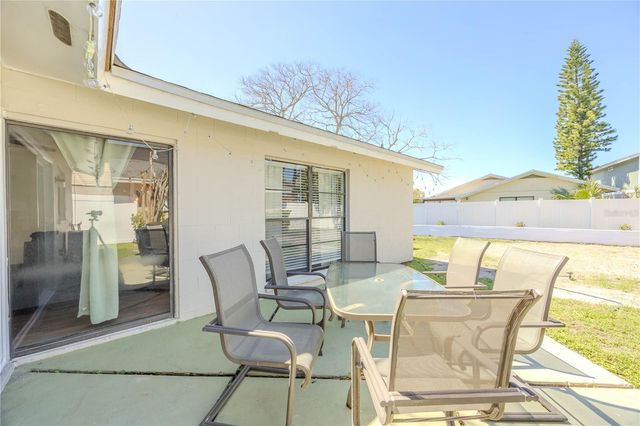 10002 OAKENGATE PLACE, Tampa, FL 33624