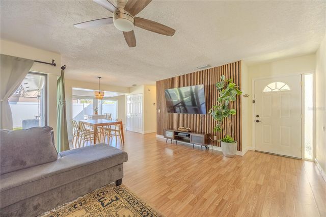 10002 OAKENGATE PLACE, Tampa, FL 33624