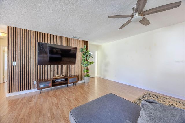 10002 OAKENGATE PLACE, Tampa, FL 33624