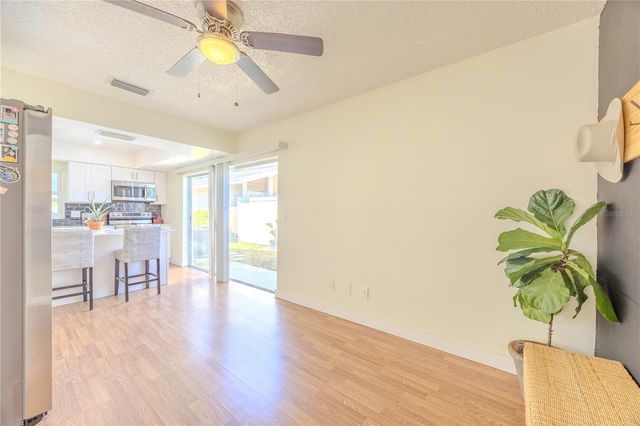 10002 OAKENGATE PLACE, Tampa, FL 33624