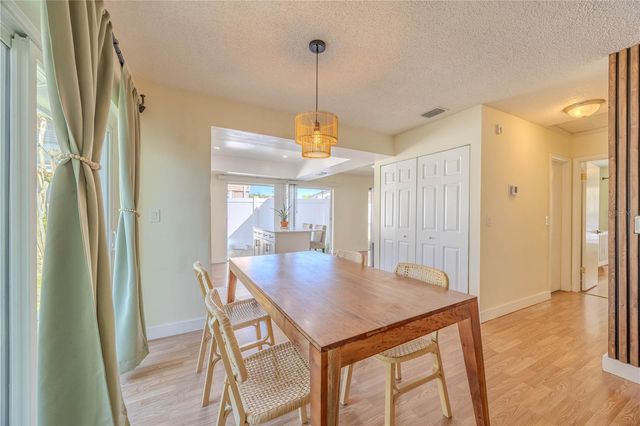 10002 OAKENGATE PLACE, Tampa, FL 33624