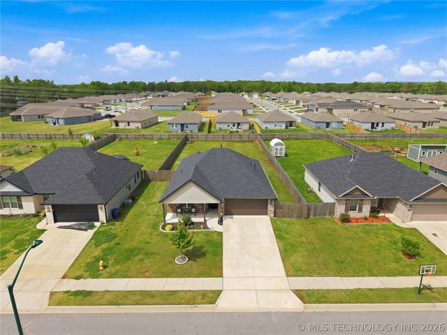 1807 E Endura Park Drive, Siloam Springs, AR 72761