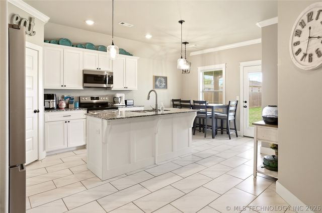 1807 E Endura Park Drive, Siloam Springs, AR 72761