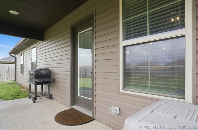1807 E Endura Park Drive, Siloam Springs, AR 72761