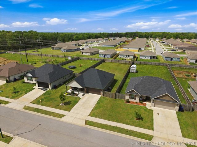 1807 E Endura Park Drive, Siloam Springs, AR 72761