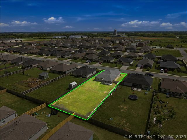 1807 E Endura Park Drive, Siloam Springs, AR 72761