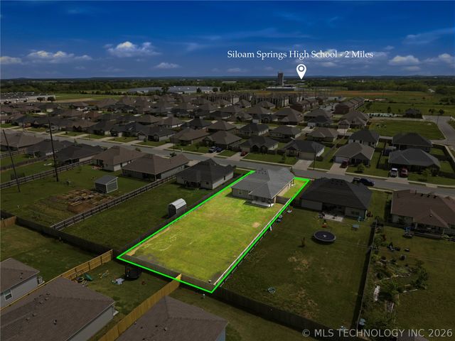 1807 E Endura Park Drive, Siloam Springs, AR 72761