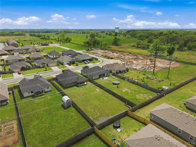 1807 E Endura Park Drive, Siloam Springs, AR 72761