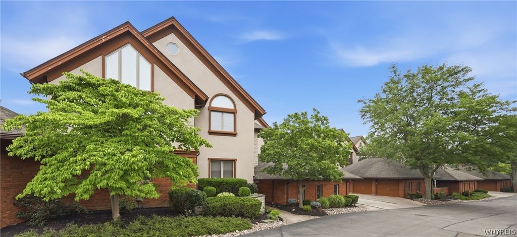 182 Castlebrooke Lane, Amherst, NY 14221