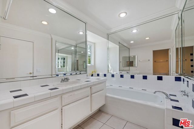 4200 Via Dolce 230, Marina Del Rey, CA 90292