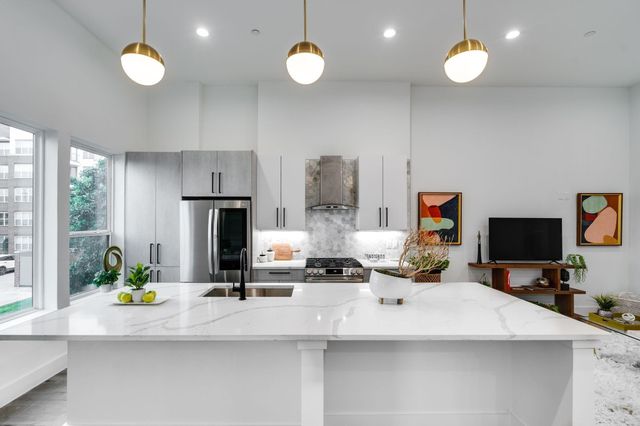 4208 Live Oak Street 201, Dallas, TX 75204