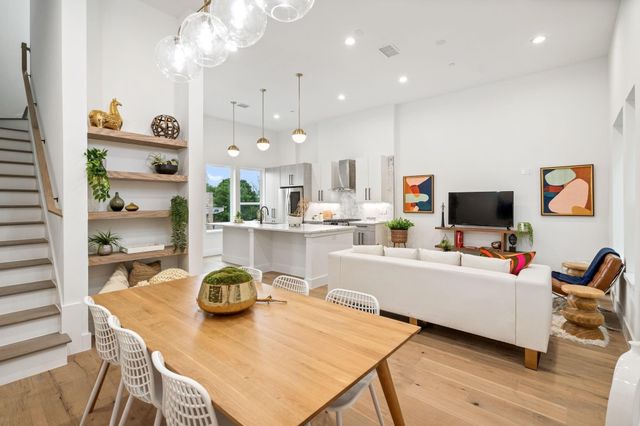 4208 Live Oak Street 201, Dallas, TX 75204
