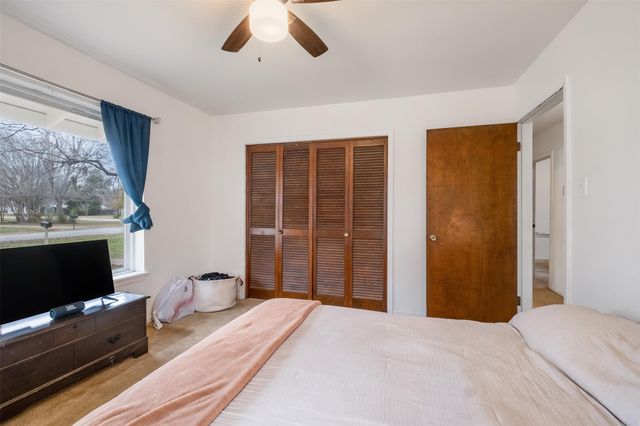 504 Marburger ST, Smithville, TX 78957