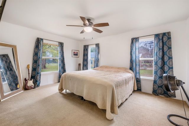 504 Marburger ST, Smithville, TX 78957