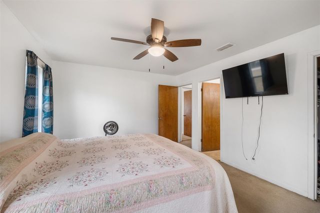 504 Marburger ST, Smithville, TX 78957