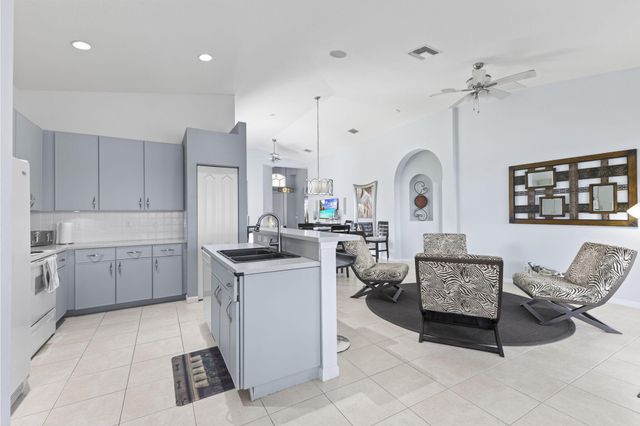 6234 Arlington Way, Fort Pierce, FL 34951