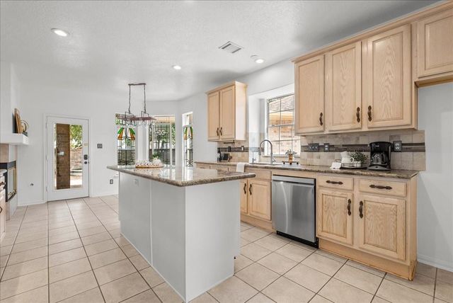 311 Lake Front Drive, League City, TX 77573