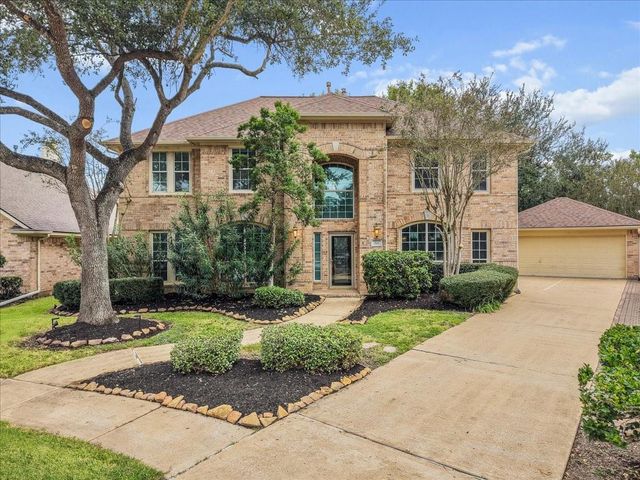 311 Lake Front Drive, League City, TX 77573