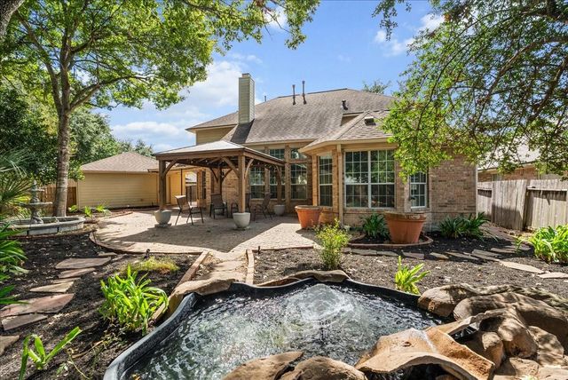 311 Lake Front Drive, League City, TX 77573