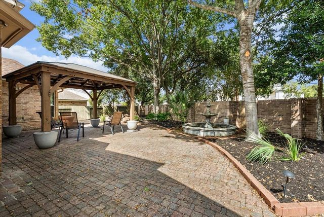 311 Lake Front Drive, League City, TX 77573