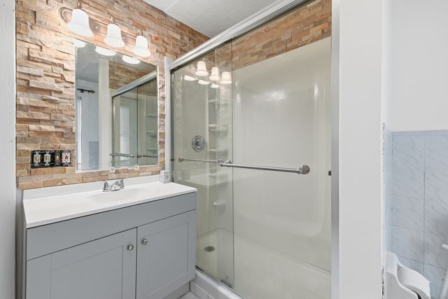 95 Park Avenue, Derby, CT 06418