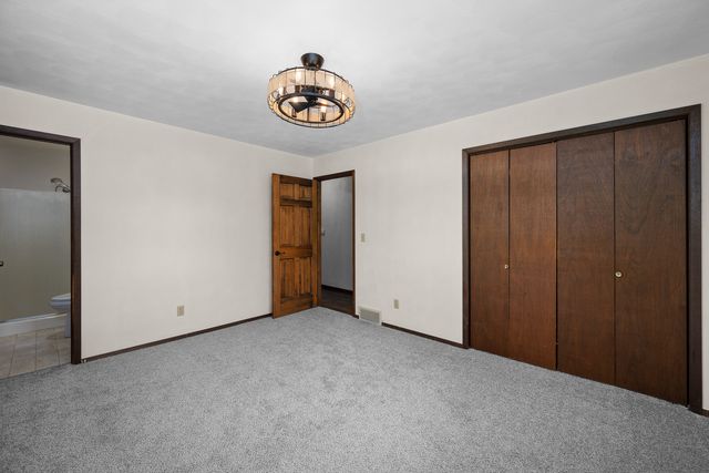 602 5th Avenue W, Andalusia, IL 61232