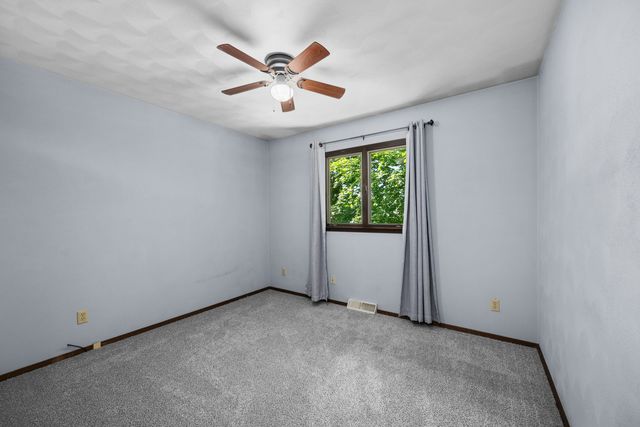 602 5th Avenue W, Andalusia, IL 61232