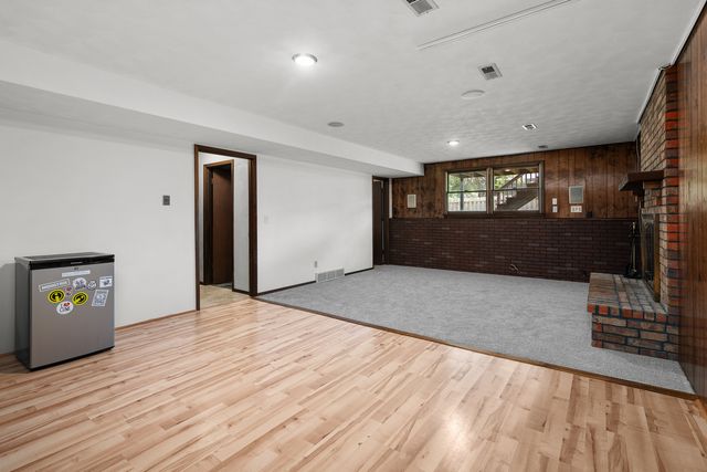 602 5th Avenue W, Andalusia, IL 61232