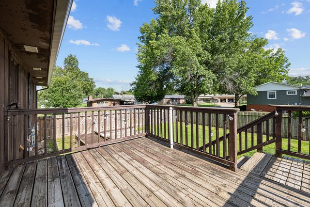 602 5th Avenue W, Andalusia, IL 61232