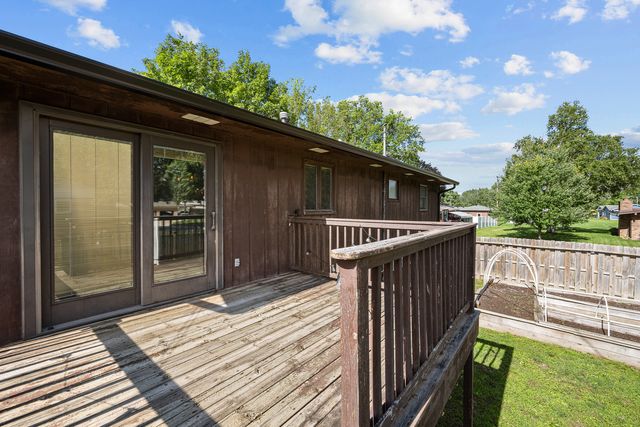 602 5th Avenue W, Andalusia, IL 61232