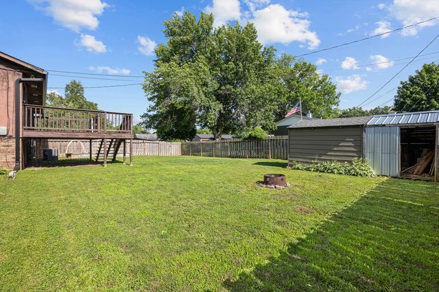 602 5th Avenue W, Andalusia, IL 61232