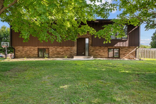 602 5th Avenue W, Andalusia, IL 61232