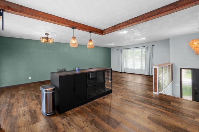 602 5th Avenue W, Andalusia, IL 61232