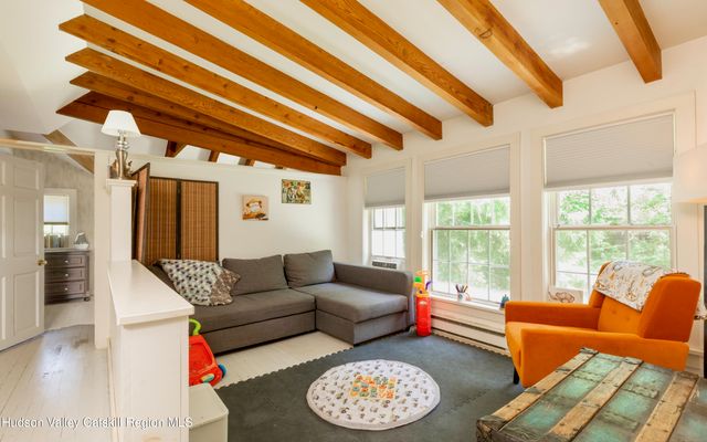 15 Chipmunk Lane, Woodstock, NY 12498