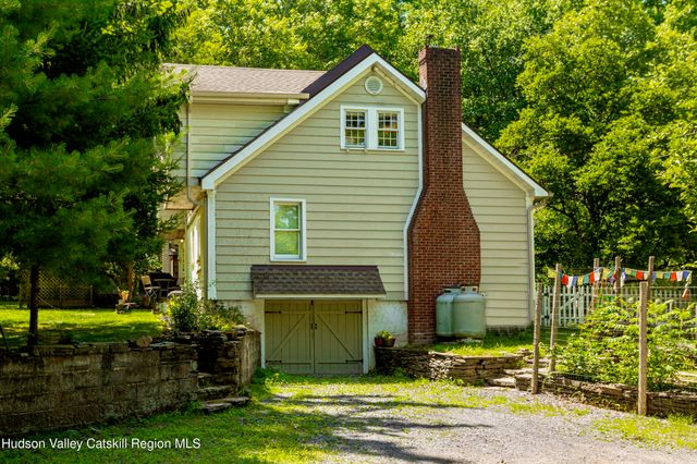 15 Chipmunk Lane, Woodstock, NY 12498