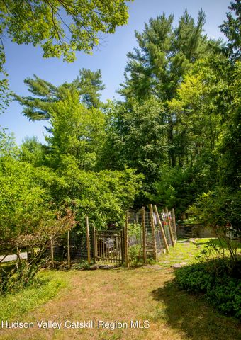 15 Chipmunk Lane, Woodstock, NY 12498
