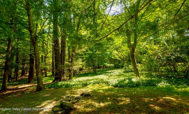 15 Chipmunk Lane, Woodstock, NY 12498