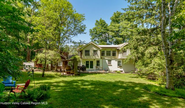 15 Chipmunk Lane, Woodstock, NY 12498